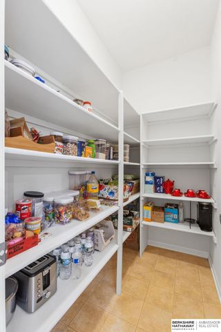 17252 Madison Street, Omaha, NE 68135