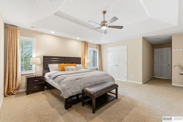 17252 Madison Street, Omaha, NE 68135