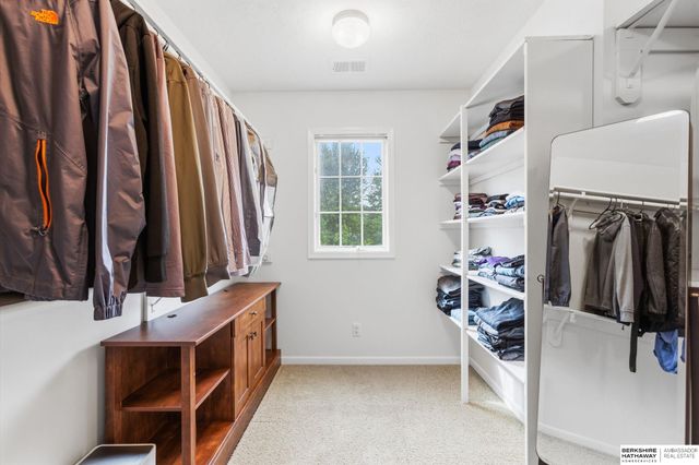 17252 Madison Street, Omaha, NE 68135