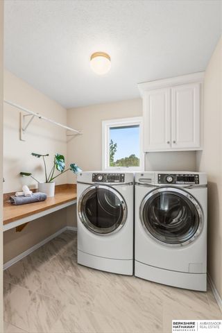 17252 Madison Street, Omaha, NE 68135
