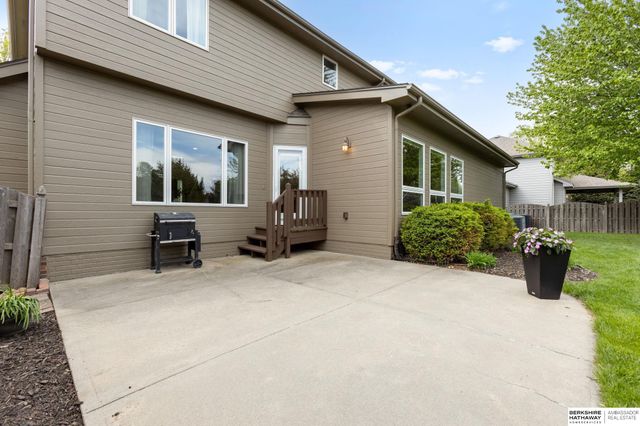 17252 Madison Street, Omaha, NE 68135