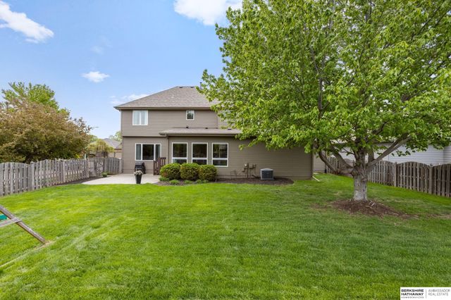 17252 Madison Street, Omaha, NE 68135