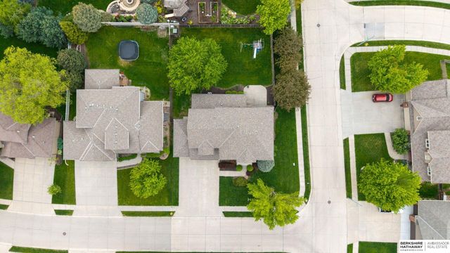 17252 Madison Street, Omaha, NE 68135