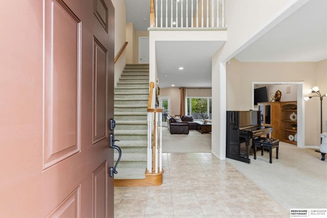 17252 Madison Street, Omaha, NE 68135