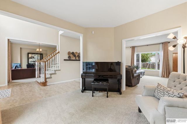 17252 Madison Street, Omaha, NE 68135