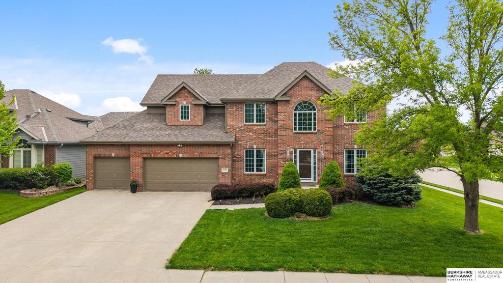 17252 Madison Street, Omaha, NE 68135