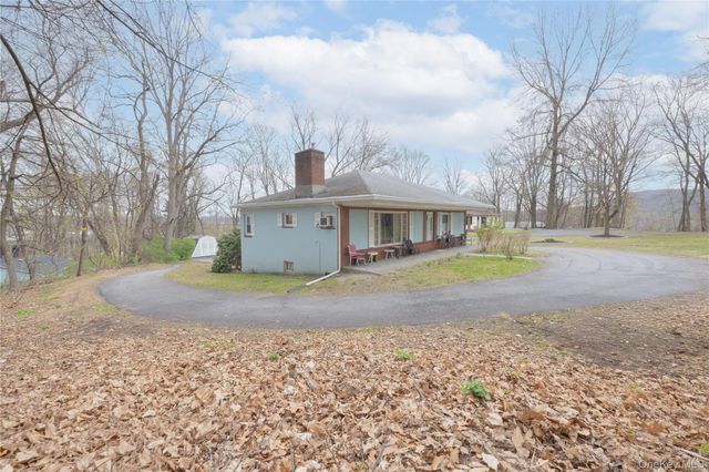 5 Roggia Road, Chester, NY 10918