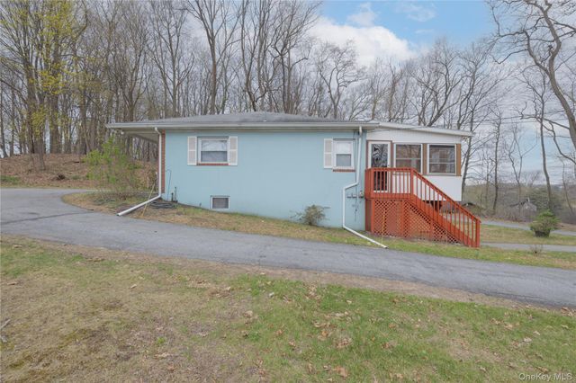 5 Roggia Road, Chester, NY 10918