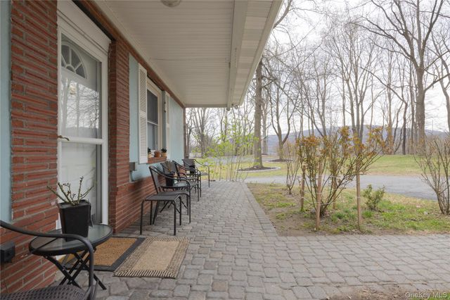 5 Roggia Road, Chester, NY 10918