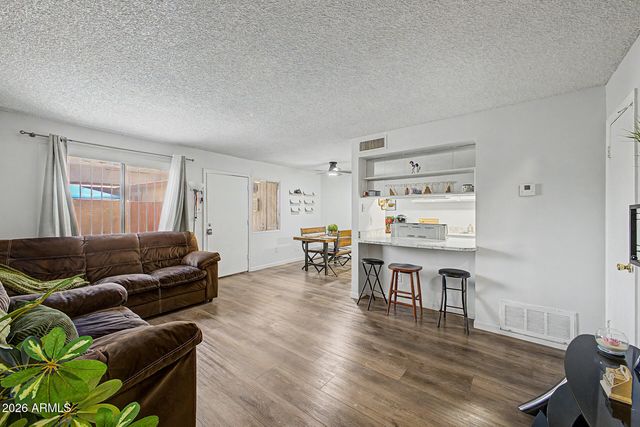 4049 W READE Avenue, Phoenix, AZ 85019