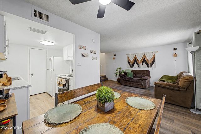 4049 W READE Avenue, Phoenix, AZ 85019