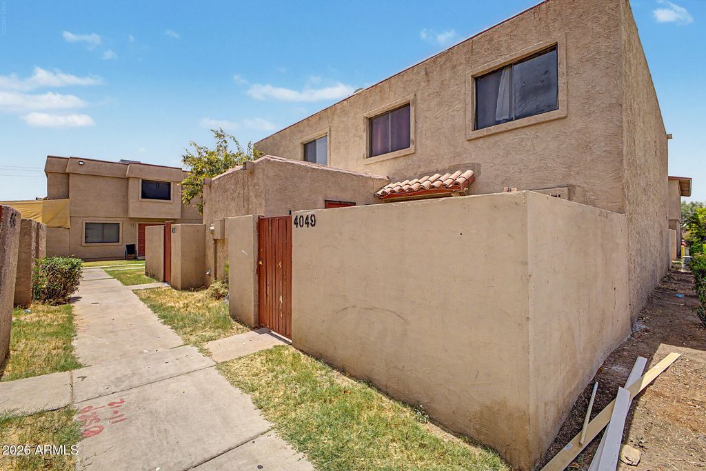 4049 W READE Avenue, Phoenix, AZ 85019