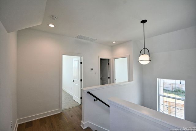 421 CONSTANCE DR, New Braunfels, TX 78130