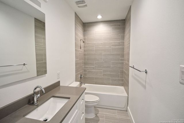 421 CONSTANCE DR, New Braunfels, TX 78130