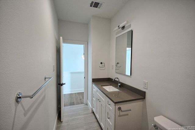 421 CONSTANCE DR, New Braunfels, TX 78130