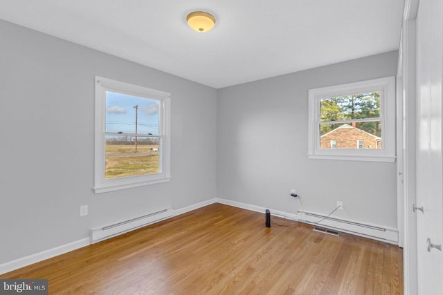 1928 LAKE RD, Lottsburg, VA 22511