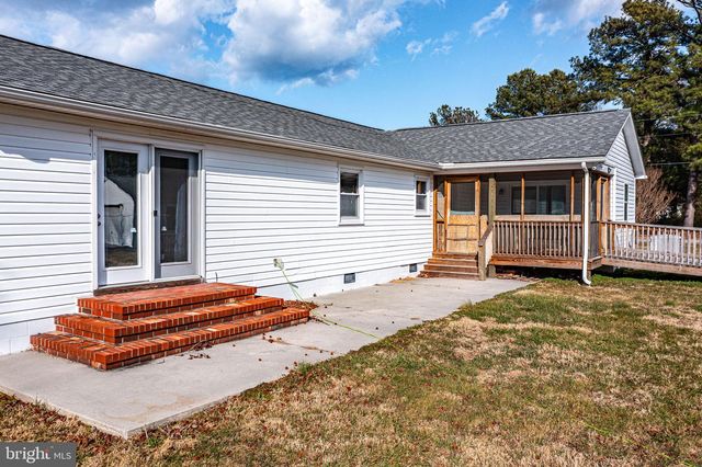 1928 LAKE RD, Lottsburg, VA 22511
