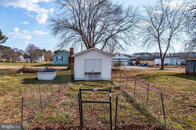 1928 LAKE RD, Lottsburg, VA 22511