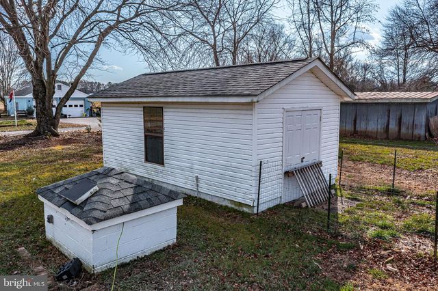 1928 LAKE RD, Lottsburg, VA 22511