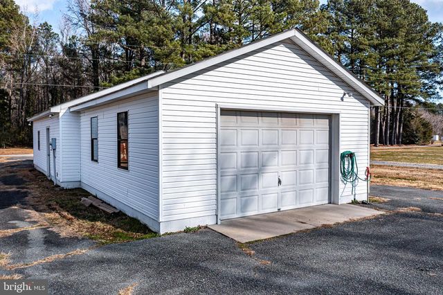 1928 LAKE RD, Lottsburg, VA 22511