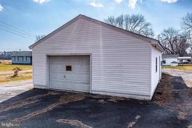 1928 LAKE RD, Lottsburg, VA 22511