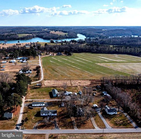 1928 LAKE RD, Lottsburg, VA 22511