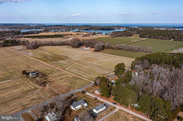 1928 LAKE RD, Lottsburg, VA 22511
