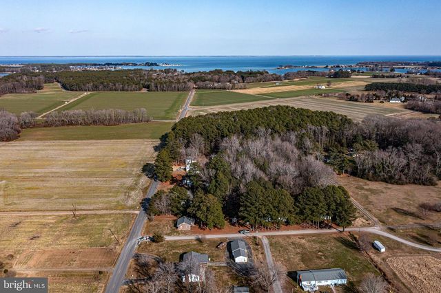 1928 LAKE RD, Lottsburg, VA 22511