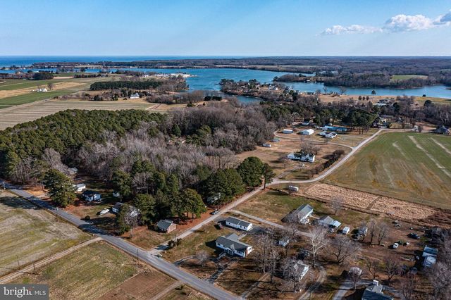 1928 LAKE RD, Lottsburg, VA 22511