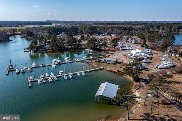 1928 LAKE RD, Lottsburg, VA 22511