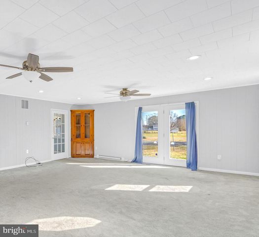 1928 LAKE RD, Lottsburg, VA 22511