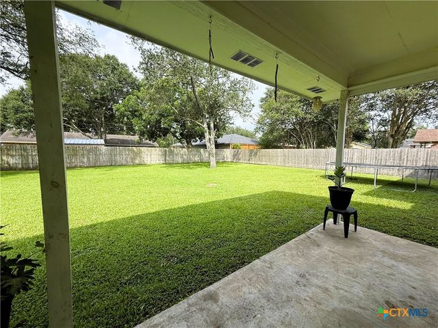 1006 Fairlane Drive, Ganado, TX 77962