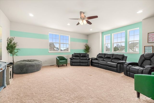 200 Redding Court, Oswego, IL 60543