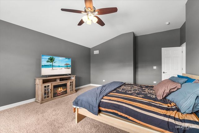 200 Redding Court, Oswego, IL 60543