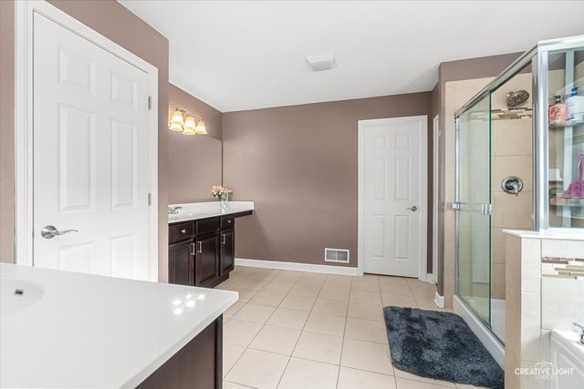 200 Redding Court, Oswego, IL 60543