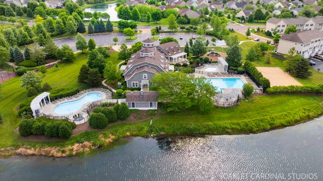 200 Redding Court, Oswego, IL 60543