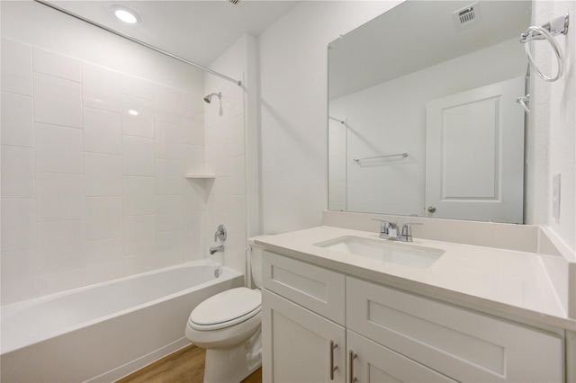 1502 Splashing Wave, Iowa Colony, TX 77583