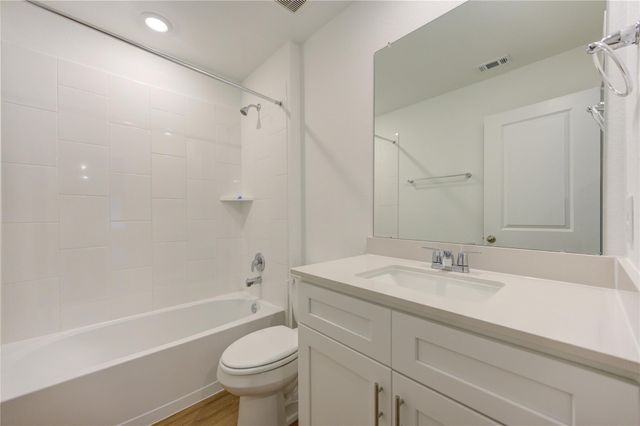 1502 Splashing Wave, Iowa Colony, TX 77583