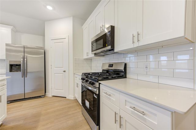 1502 Splashing Wave, Iowa Colony, TX 77583