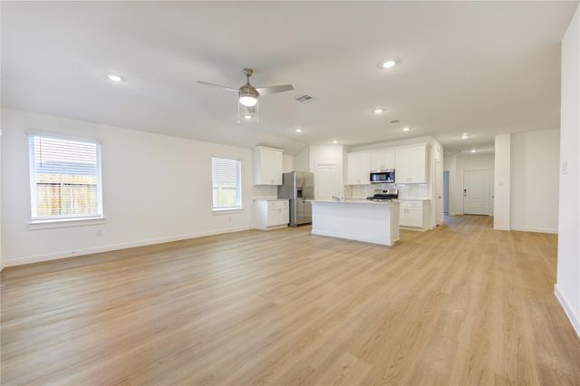 1502 Splashing Wave, Iowa Colony, TX 77583
