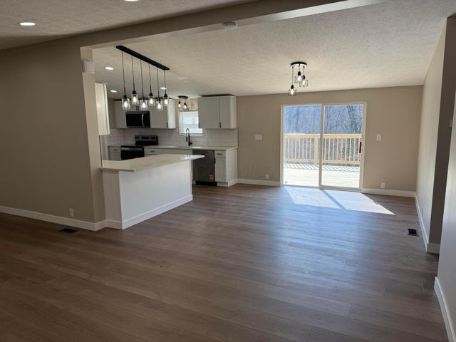 3190 Chicken Coop Hill Road SE, Lancaster, OH 43130