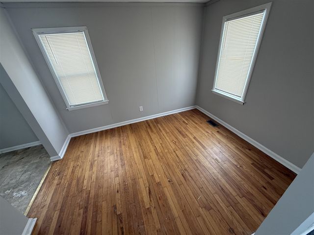 24360 Flower Avenue, Eastpointe, MI 48021