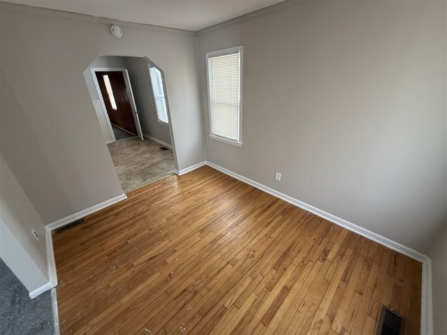 24360 Flower Avenue, Eastpointe, MI 48021