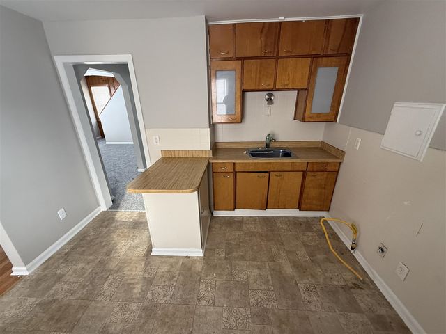 24360 Flower Avenue, Eastpointe, MI 48021