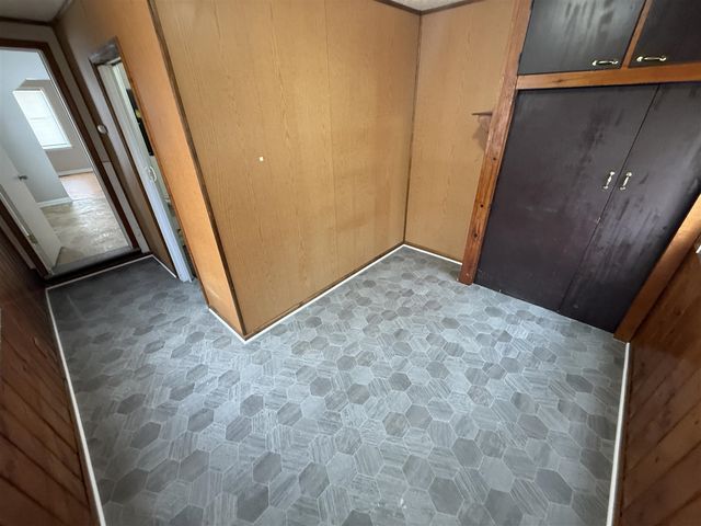 24360 Flower Avenue, Eastpointe, MI 48021