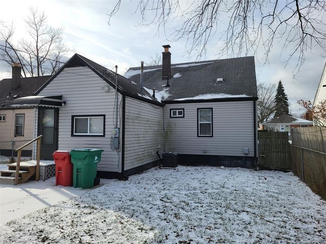 24360 Flower Avenue, Eastpointe, MI 48021