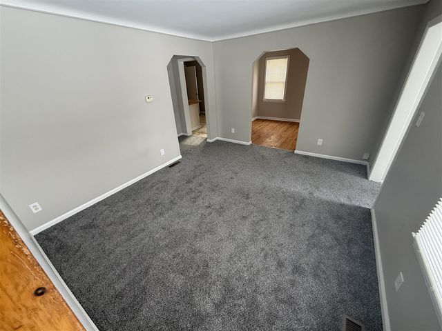 24360 Flower Avenue, Eastpointe, MI 48021