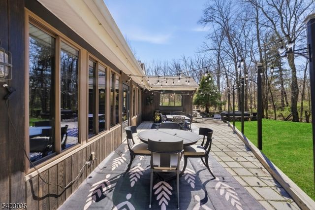 211 Mountain View Rd, Hillsborough Twp., NJ 08844