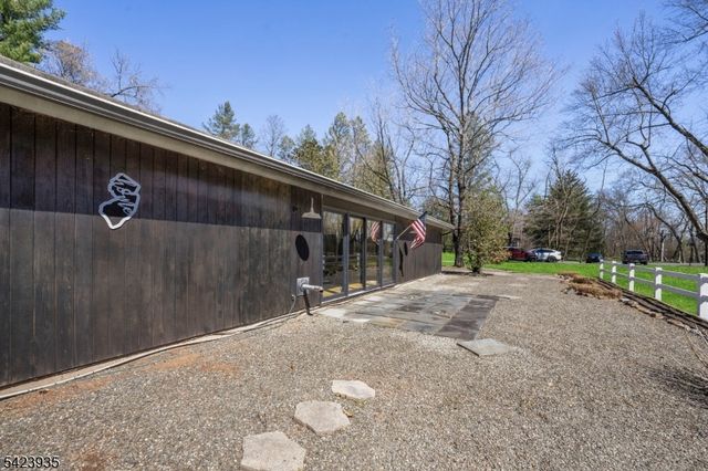 211 Mountain View Rd, Hillsborough Twp., NJ 08844