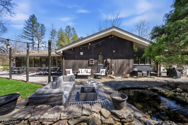 211 Mountain View Rd, Hillsborough Twp., NJ 08844